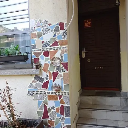 Къща за гости Varnainnholiday Colorito